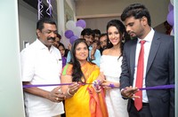 Priya Sree launches Naturals Salon at Mehdipatnam